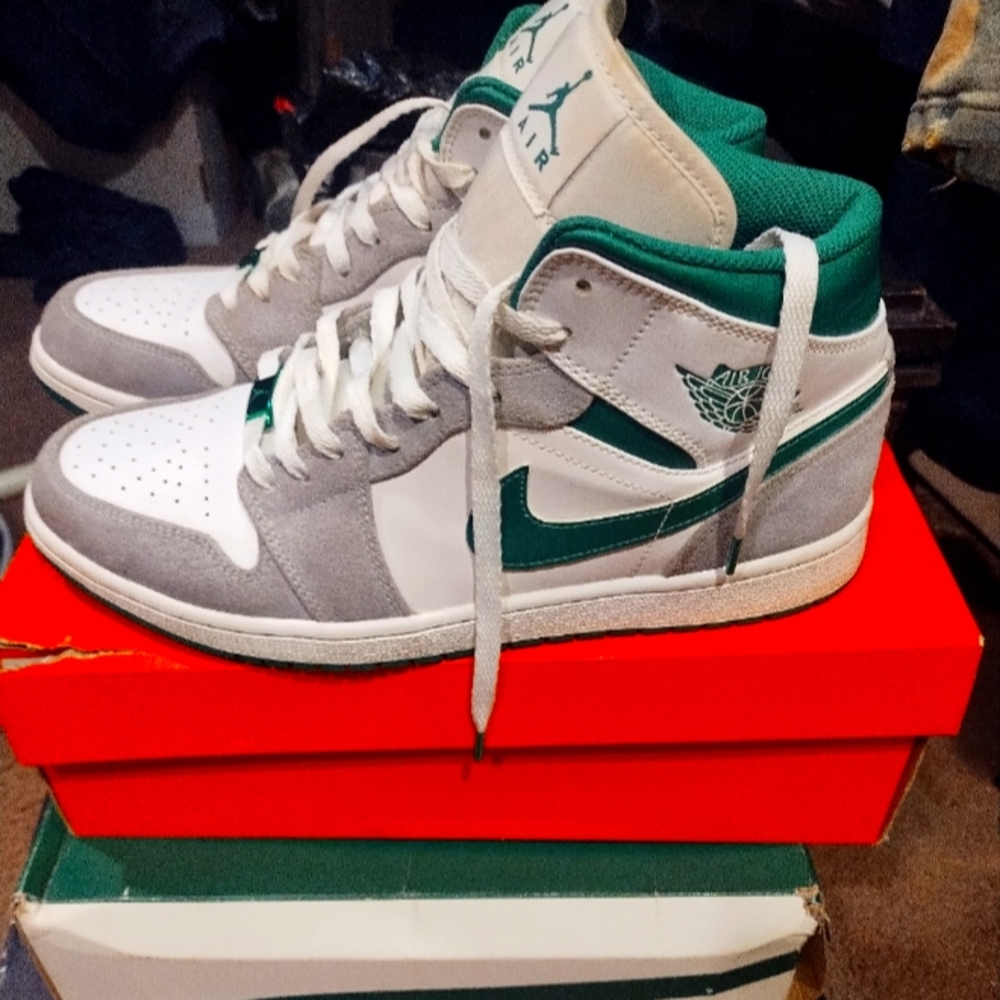 Air Jordan 1 mid